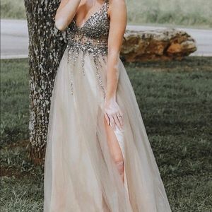 Worn once perfect prom dress!💫